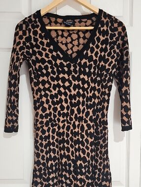 ✨ Max Edition Abstract Print Sweater Dress | V-Neck Knit ✨